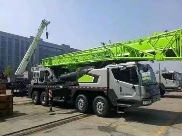 平江区吊车公司_拉萨-选择吊车出租公司要考虑哪些